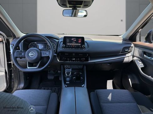 Used 2021 Nissan Rogue SV FWD image 7