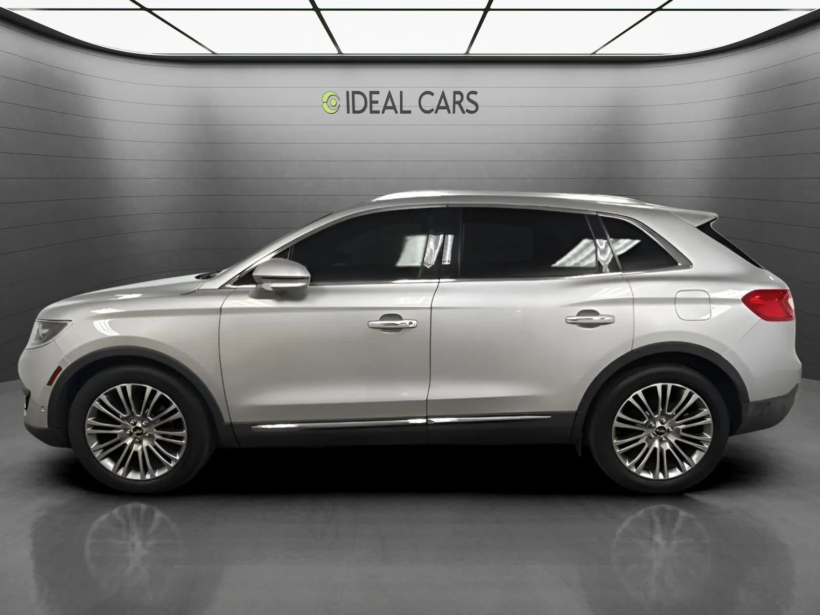 Used 2017 Lincoln MKX Reserve w/ Driver Assistance Package FWD image 8
