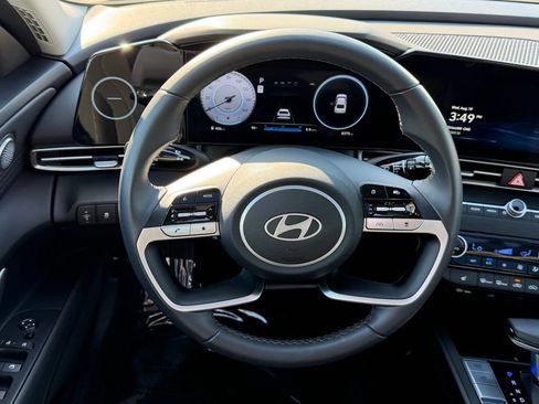 Used 2025 Hyundai Elantra SEL FWD image 22
