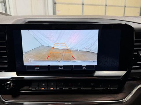 Used 2023 GMC Sierra 1500 SLT w/ SLT Convenience Package image 30