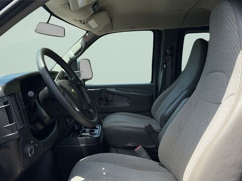 Used 2015 Chevrolet Express 3500 LT w/ LT Preferred Equipment Group RWD image 10