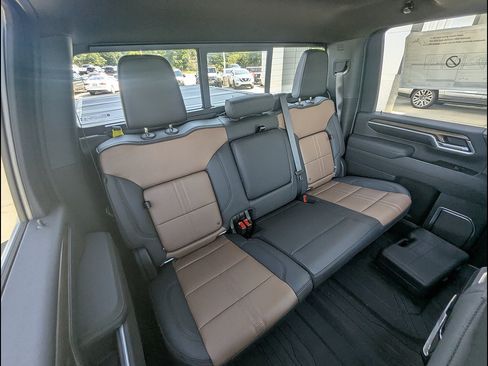 New 2026 Chevrolet Silverado 3500 High Country w/ High Country Premium Package AWD/4WD image 18