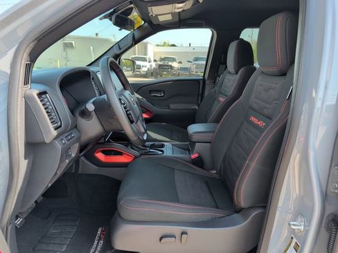 Used 2023 Nissan Frontier PRO-4X w/ Pro Convenience Package AWD/4WD image 12