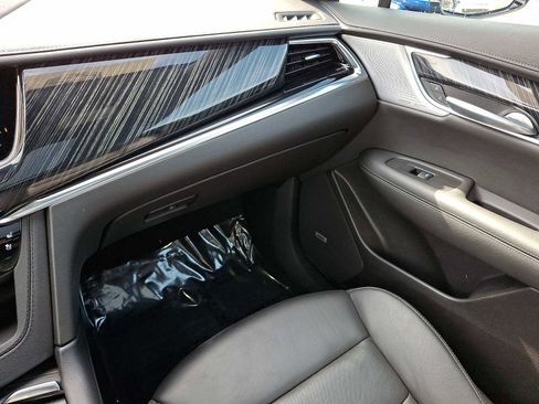 Certified 2023 Cadillac XT6 Premium Luxury image 21