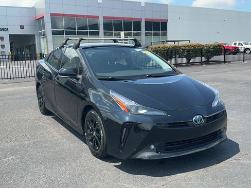 Certified 2022 Toyota Prius AWD image 3