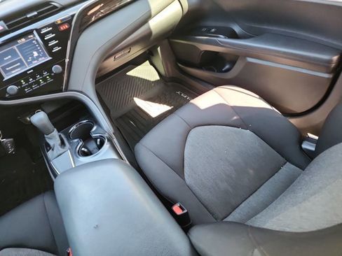 Used 2020 Toyota Camry LE image 11