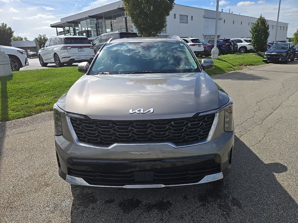 Certified 2025 Kia Sorento EX AWD/4WD image 11