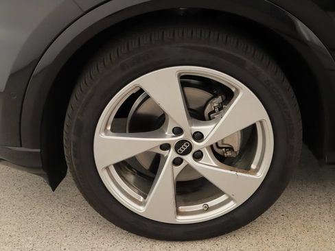 Certified 2025 Audi Q5 Prestige AWD/4WD image 38