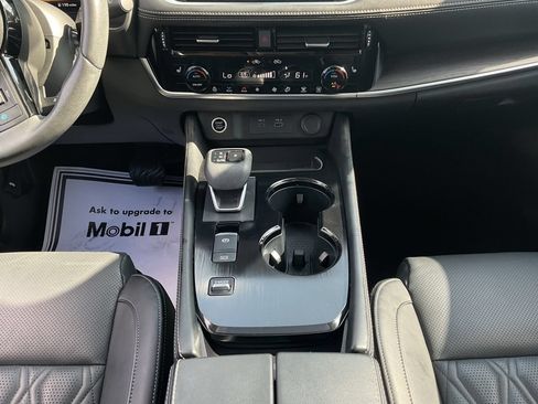 Used 2023 Nissan Rogue Platinum w/ Platinum Premium Package FWD image 17