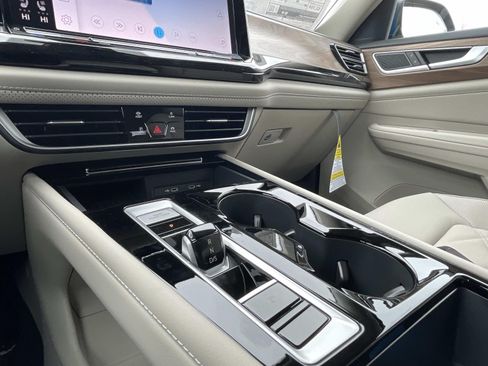 New 2026 Volkswagen Atlas SE FWD image 30