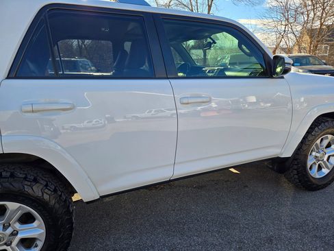 Used 2017 Toyota 4Runner SR5 Premium image 10