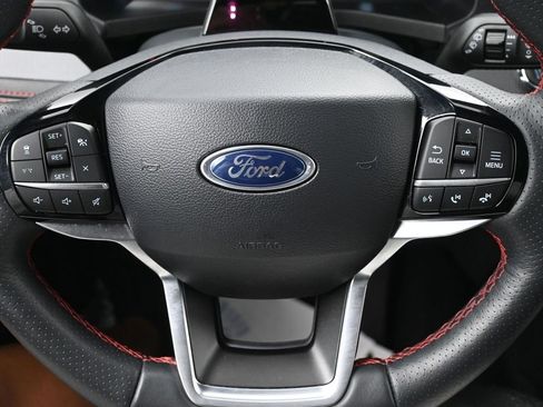 Used 2025 Ford Explorer ST-Line AWD/4WD image 16