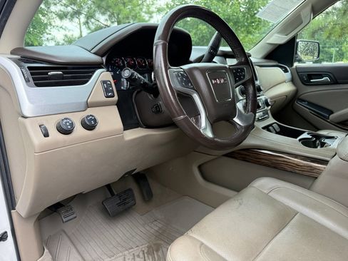 Used 2020 GMC Yukon XL SLT w/ Open Road Package AWD/4WD image 22
