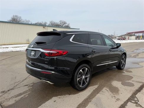Used 2020 Buick Enclave Essence w/ Sport Touring Edition image 3