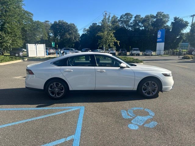 Certified 2023 Honda Accord EX image 9