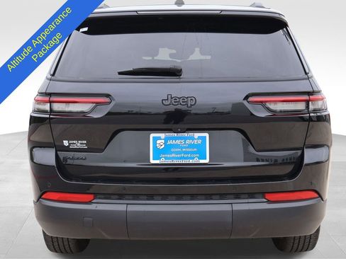 Used 2024 Jeep Grand Cherokee L Laredo AWD/4WD image 4