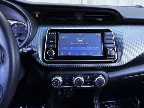 Used 2018 Nissan Kicks S image 20