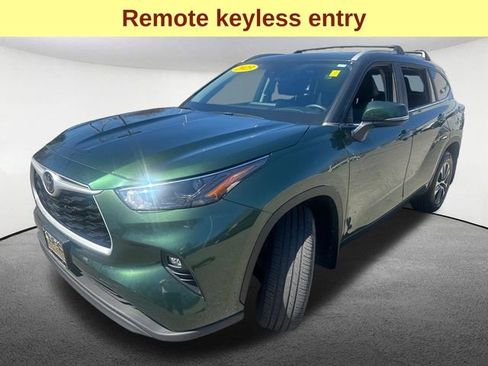Used 2023 Toyota Highlander XLE image 5