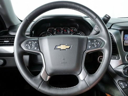 Used 2015 Chevrolet Suburban LTZ RWD image 10