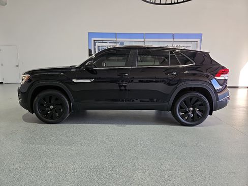 New 2026 Volkswagen Atlas Cross Sport SE FWD image 6