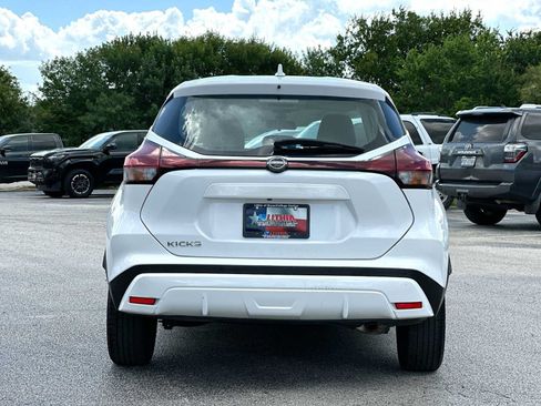 Used 2022 Nissan Kicks S FWD image 14