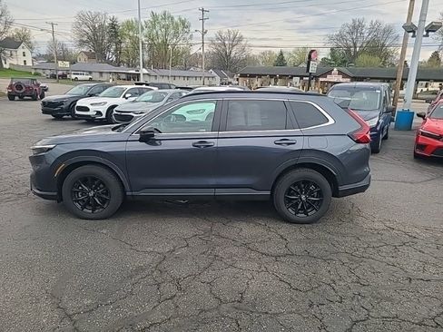 Used 2025 Honda CR-V Sport image 3