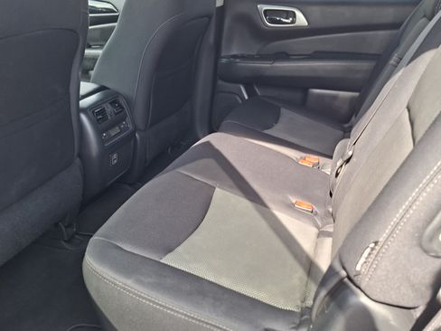 Used 2018 Nissan Pathfinder S FWD image 20