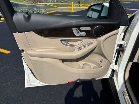 Used 2022 Mercedes-Benz GLC 300 image 16