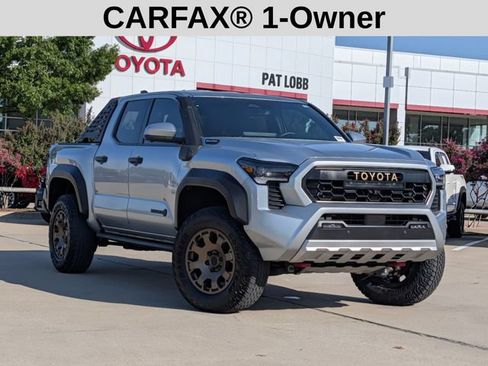 Used 2025 Toyota Tacoma 4x4 Double Cab Hybrid w/ Tow Tech Package image 2