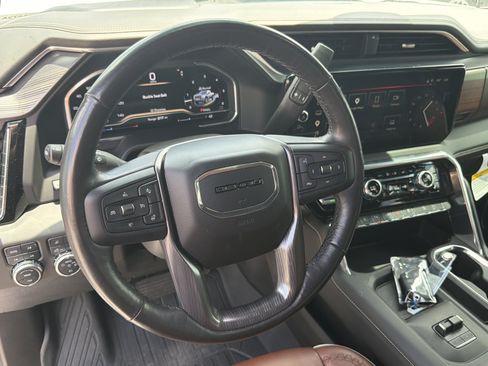 Used 2024 GMC Sierra 2500 Denali Ultimate AWD/4WD image 29