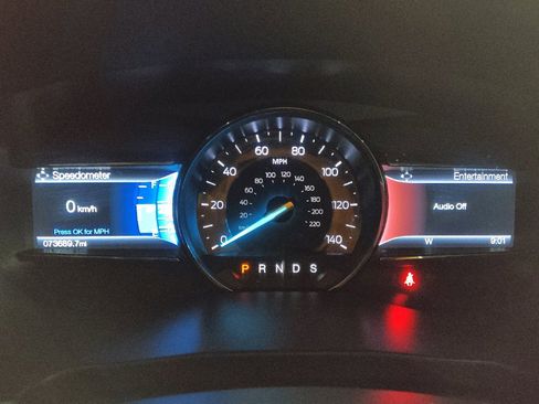 Used 2017 Ford Explorer XLT w/ Equipment Group 202A FWD image 23