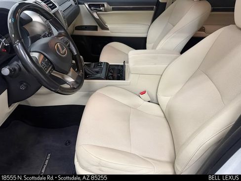 Used 2021 Lexus GX 460 Premium w/ Accessory Package AWD/4WD image 16