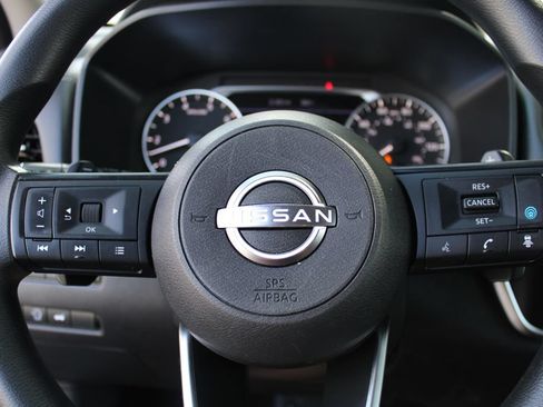 Used 2024 Nissan Rogue SV FWD image 13
