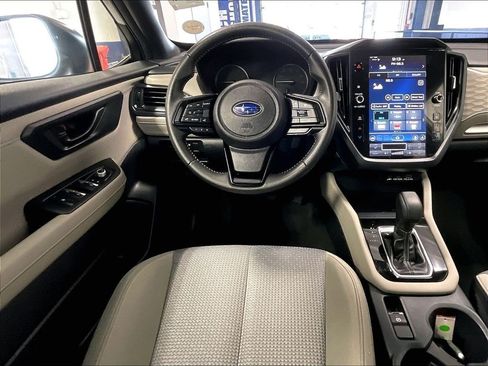 Used 2025 Subaru Forester Premium AWD/4WD image 17