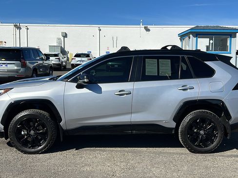 Used 2022 Toyota RAV4 XSE AWD/4WD image 8