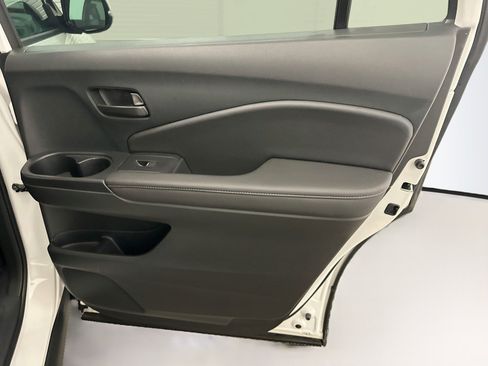 Used 2023 Honda Passport EX-L image 32