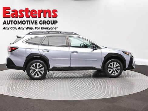 Used 2024 Subaru Outback Premium AWD/4WD image 4