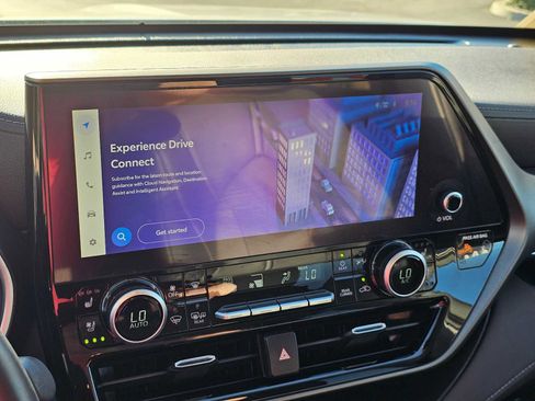 Used 2023 Toyota Highlander Limited image 26