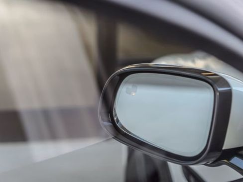 Used 2016 Jaguar XJ image 49