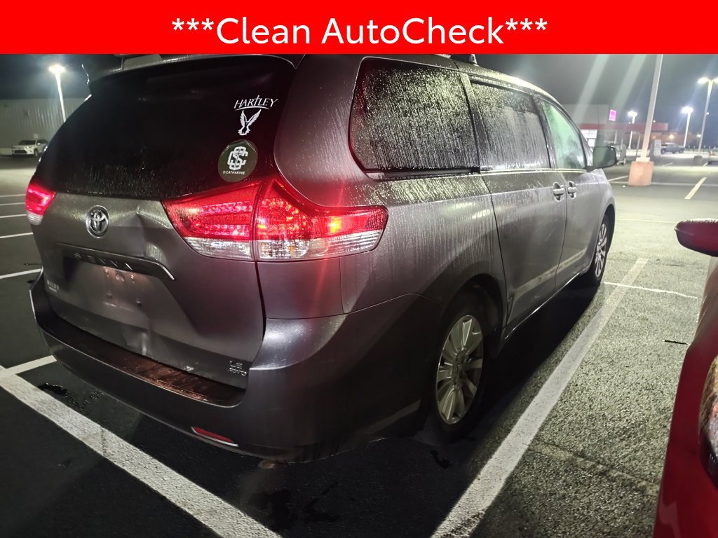 Used 2011 Toyota Sienna LE w/ Towing Pkg AWD/4WD image 4