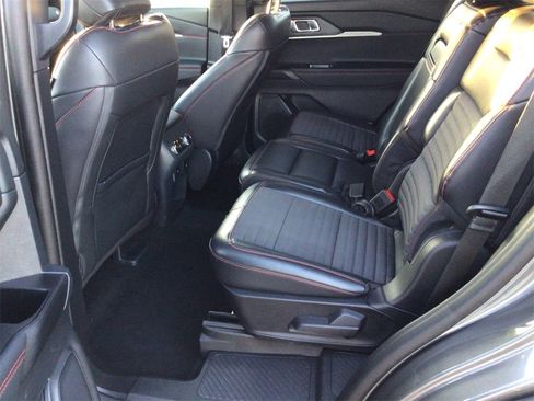 Used 2025 Ford Explorer ST-Line w/ ST-Line Street Pack image 10