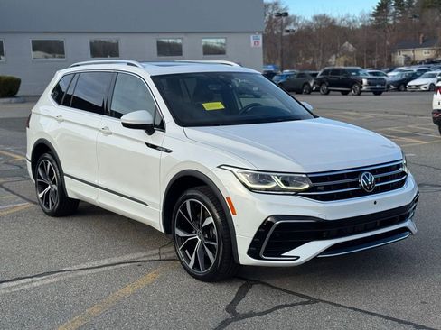 Used 2022 Volkswagen Tiguan SEL R-Line image 8