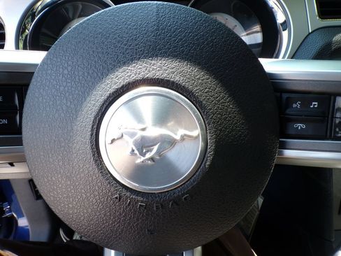 Used 2010 Ford Mustang GT RWD image 25
