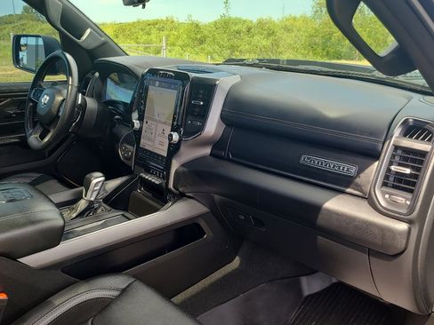 Used 2024 RAM 1500 Laramie AWD/4WD image 28