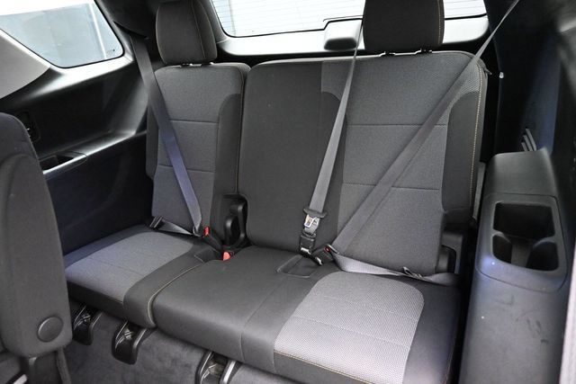 Used 2021 Chevrolet Traverse LT w/ LPO, Blackout Package FWD image 26