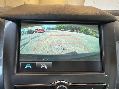 Used 2018 Chevrolet Cruze LT w/ Convenience Package FWD image 5