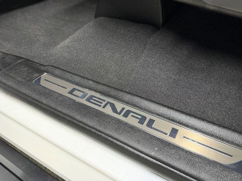 Used 2020 GMC Yukon XL Denali w/ Denali Ultimate Package AWD/4WD image 32