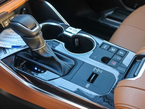 New 2026 Toyota Highlander Platinum AWD/4WD image 22