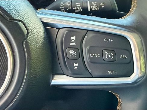 Used 2024 Jeep Wrangler Unlimited Sahara w/ Technology Group AWD/4WD image 20