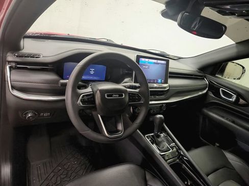 Used 2024 Jeep Compass Limited w/ High Altitude Package image 17